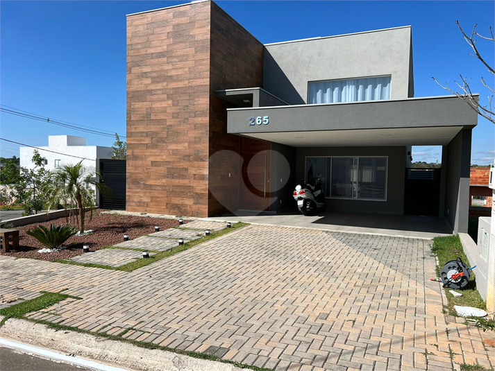 Foto REO1025117
