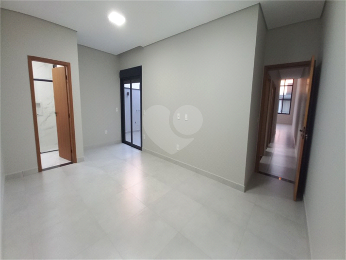 Foto REO1031165