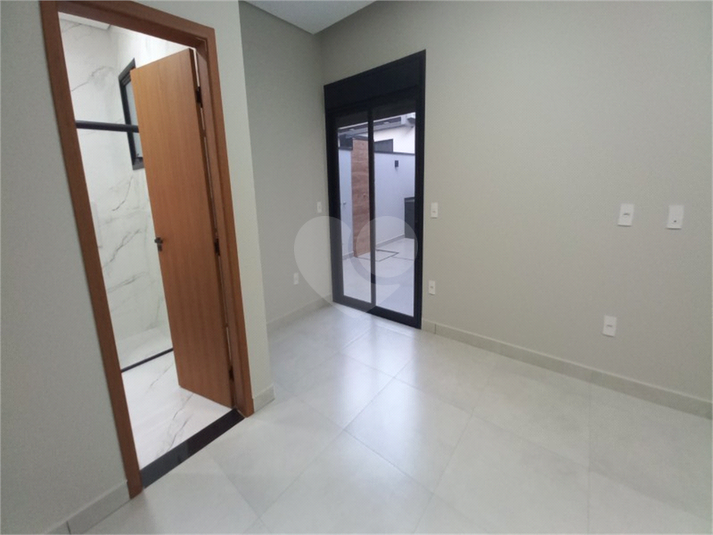 Foto REO1031165