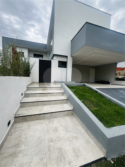 Foto REO1032521