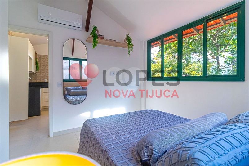 Foto REO1033006