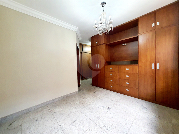 Foto REO1034741