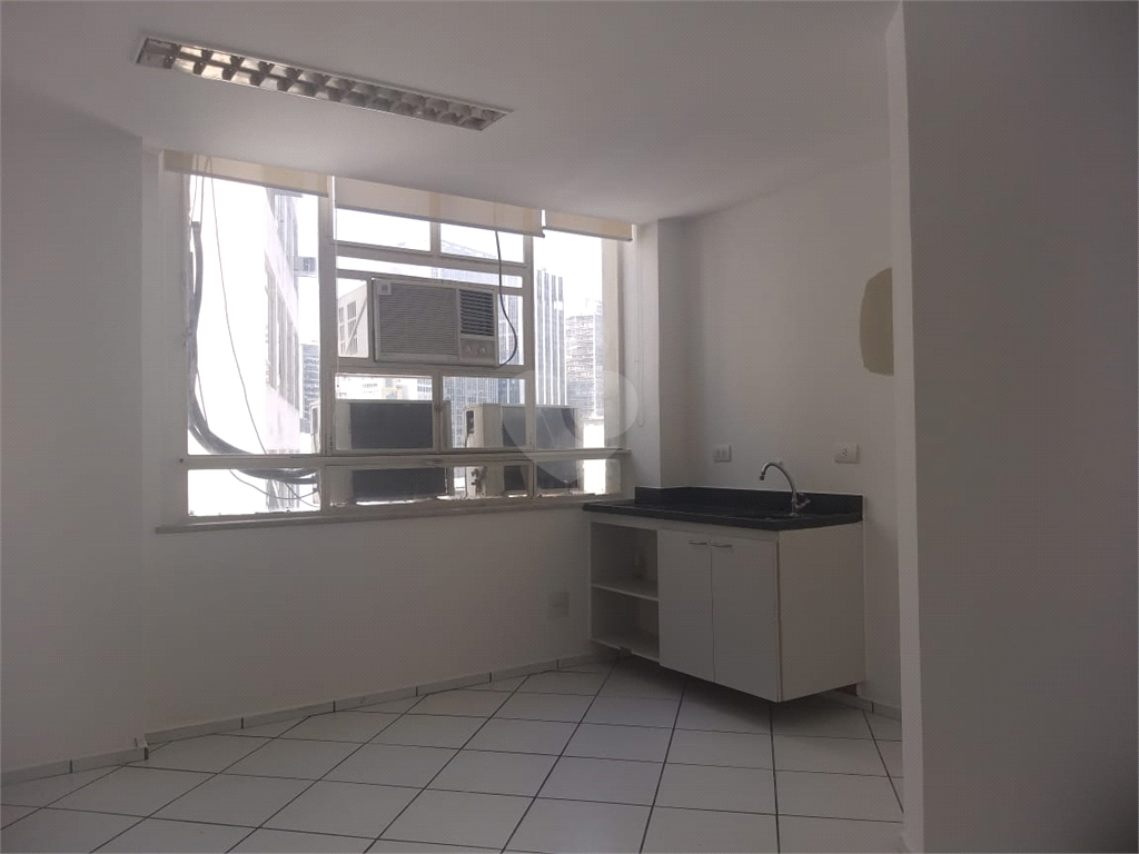 Venda Salas São Paulo Centro REO103626 12