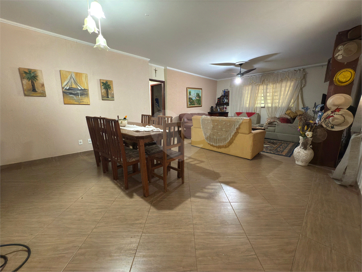 Foto REO1038018