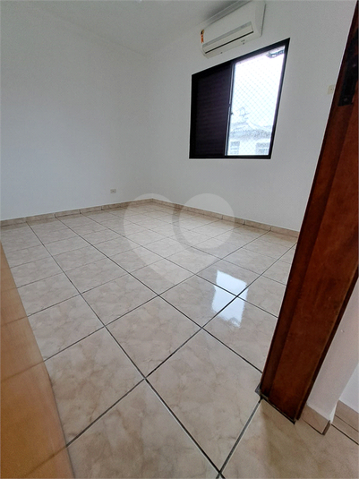 Venda Apartamento Santos Campo Grande REO1040082 7