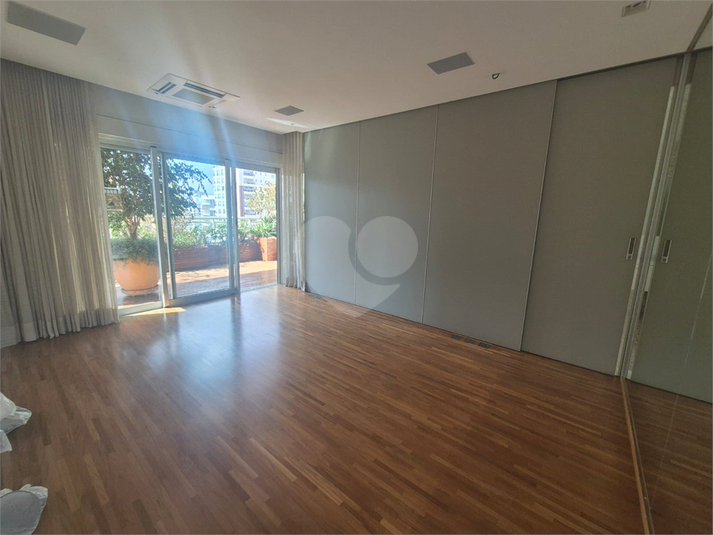 Foto REO1042448