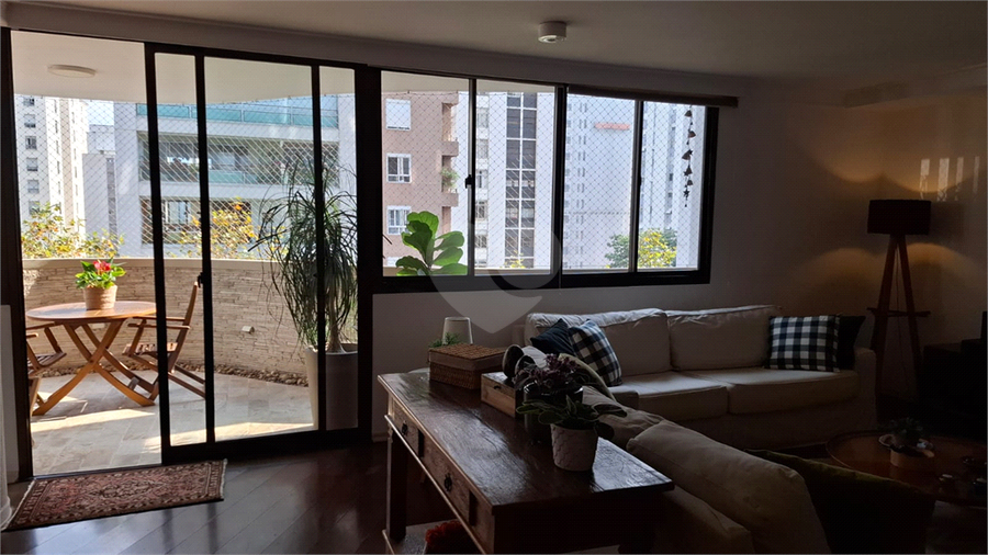 Foto REO1042685