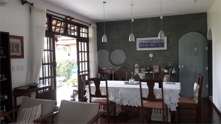 Foto REO1046376