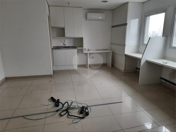 Venda Condomínio São Paulo Barra Funda REO1046936 4