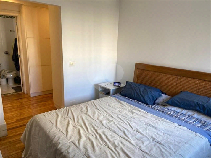 Foto REO1048481