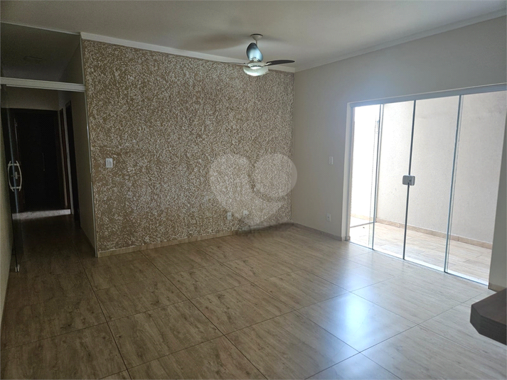 Foto REO1048932
