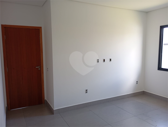 Foto REO1049641