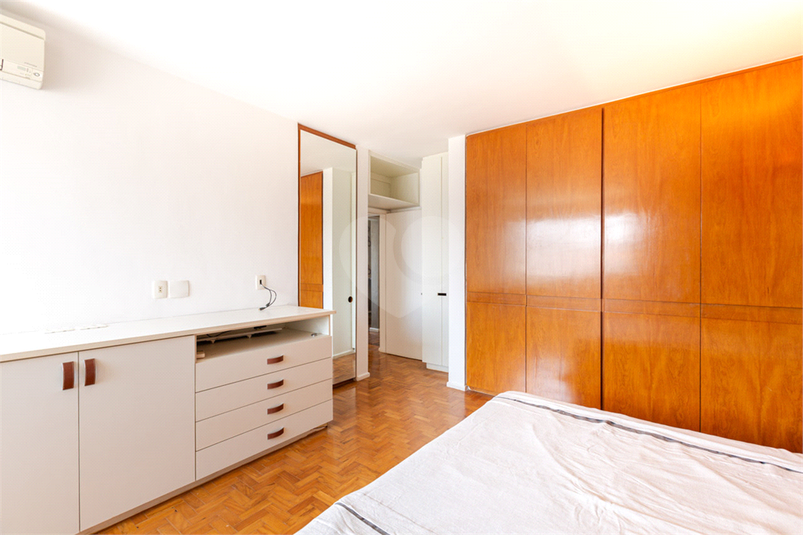 Foto REO1051750