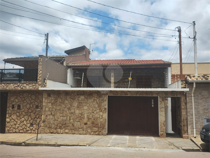 Foto REO1051775