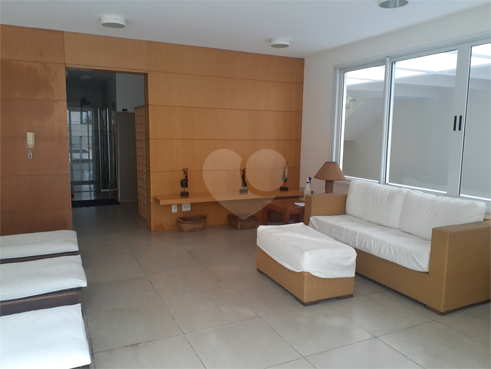 Foto REO1051864