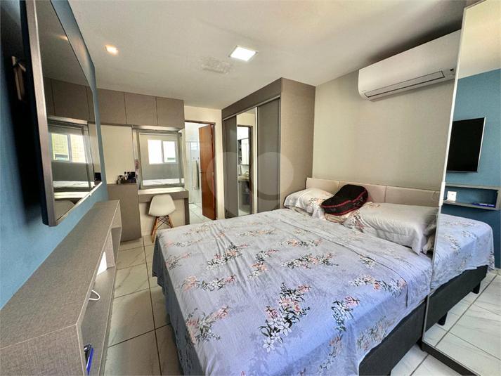 Foto REO1051869