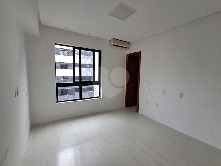 Foto REO1052960
