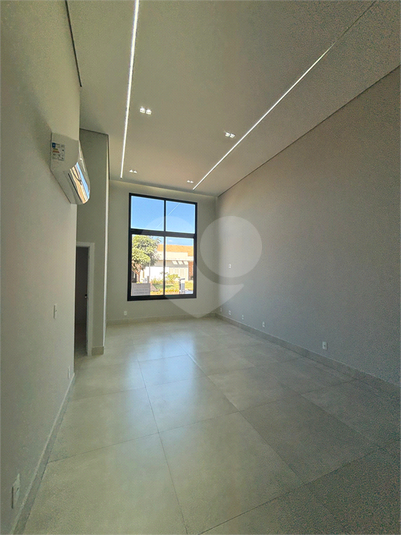 Foto REO1053201