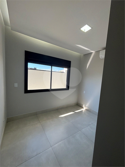 Foto REO1053201