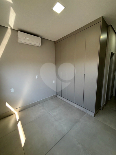Foto REO1053201