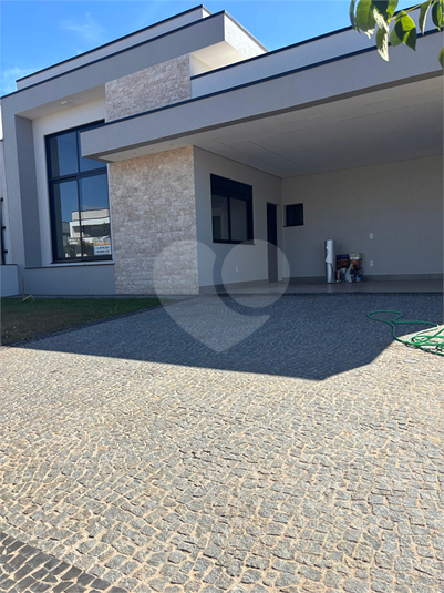 Foto REO1053201