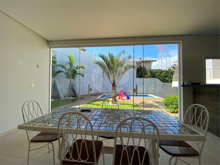 Foto REO1053440