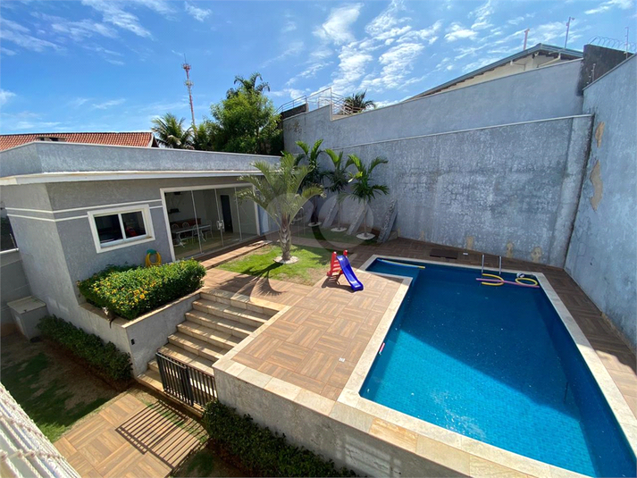 Foto REO1053440
