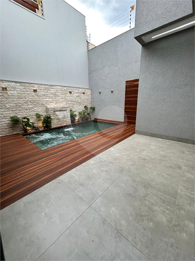Foto REO1053529