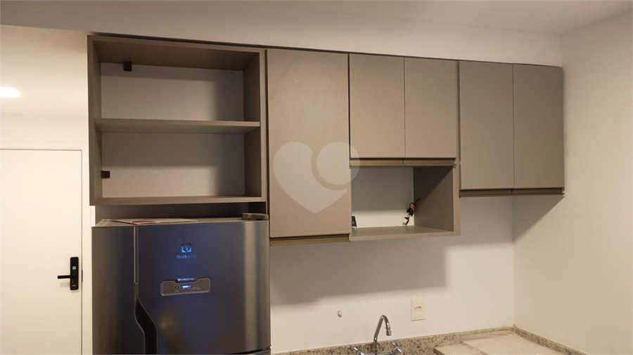 Foto atualizada. Armário da cozinha instalado.