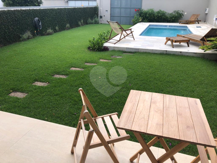 Foto REO1060155