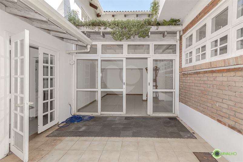 Foto REO1060856