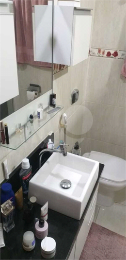 BANHEIRO SUITE COM ARMARIOS