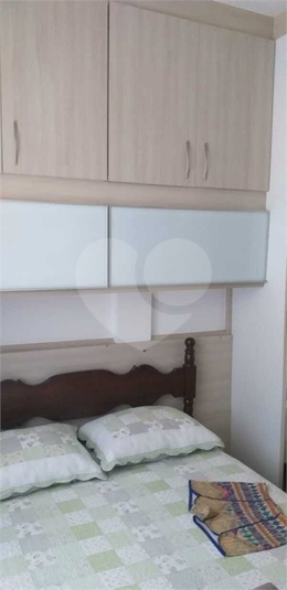 SUITE COM ARMÁRIO