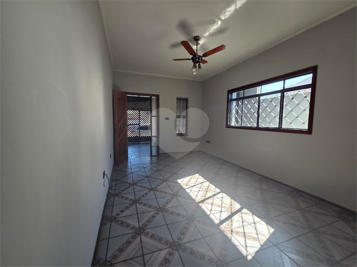 Foto REO1061563