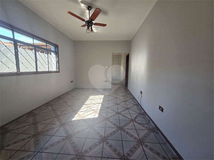 Foto REO1061563