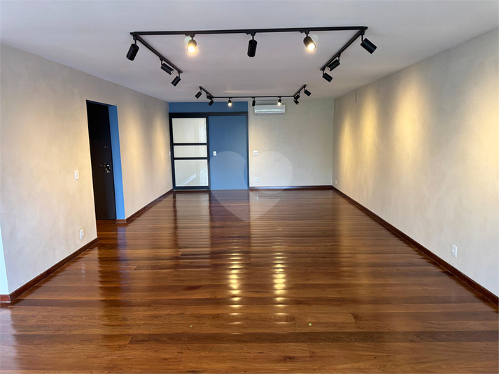 Foto REO1061567