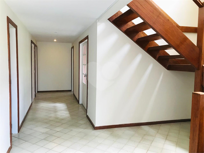 Foto REO1061751