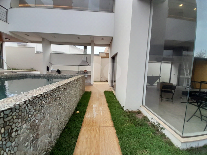 Foto REO1062387