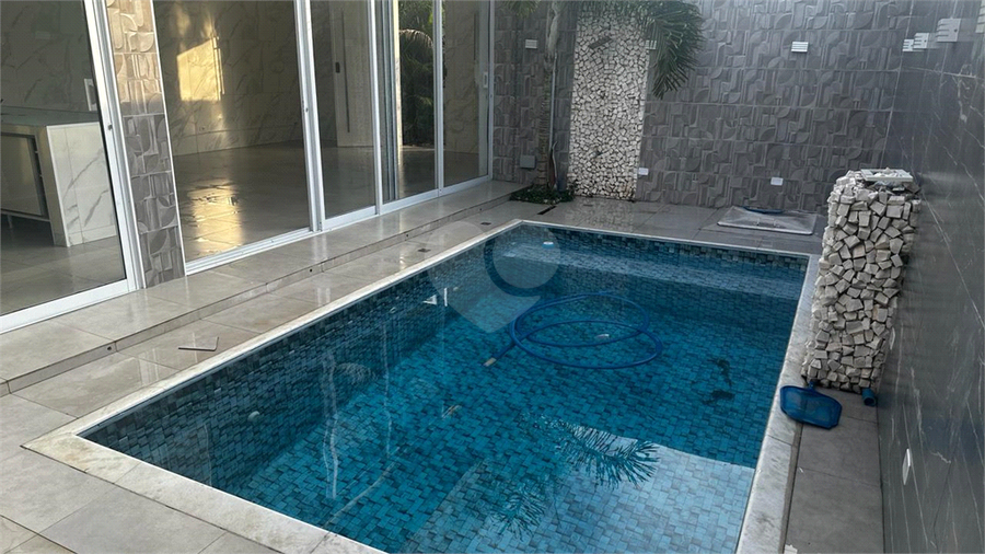 Foto REO1062479