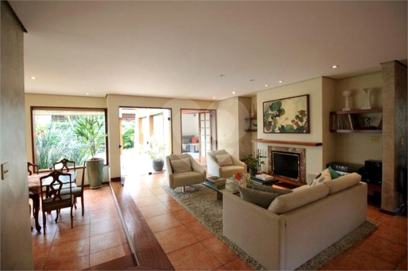Sala com lareira