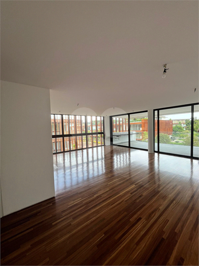 Foto REO1062628