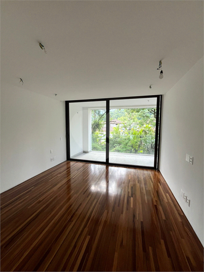 Foto REO1062628