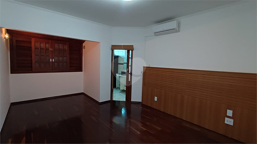 Foto REO1062635