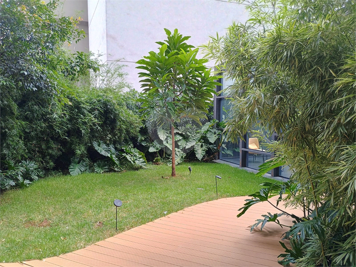 Foto REO1062738