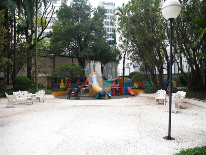 Foto REO1063863