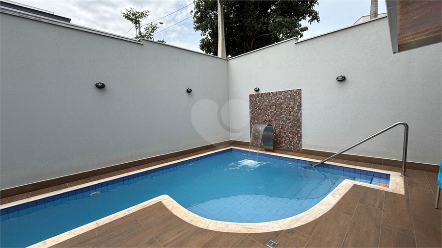 Foto REO1064504