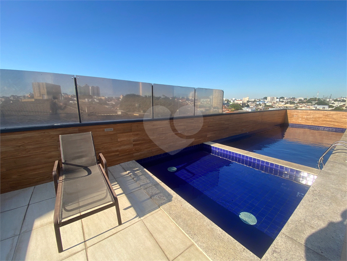 Foto REO1064916