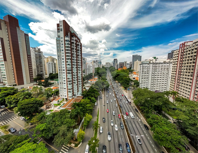 Foto REO1065011
