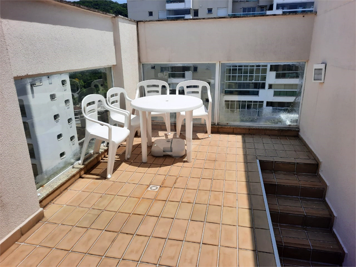 Venda Duplex Guarujá Pitangueiras REO1065851 4