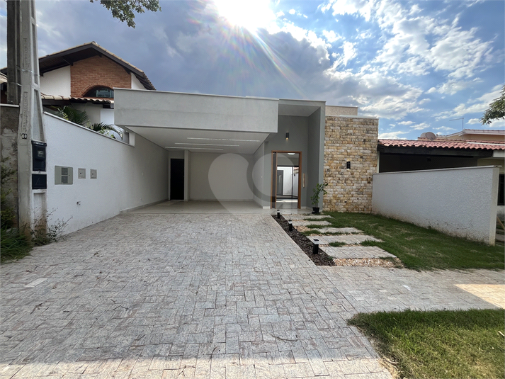 Foto REO1069100